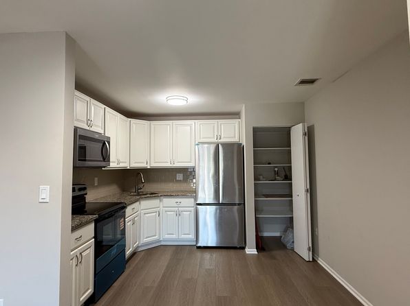 280 Hampshire Ct