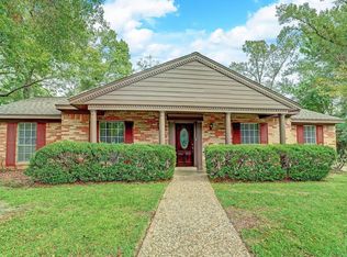 555 Hermitage Ct, Conroe, TX 77302