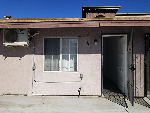2nd image of 2747 Gladys Ave