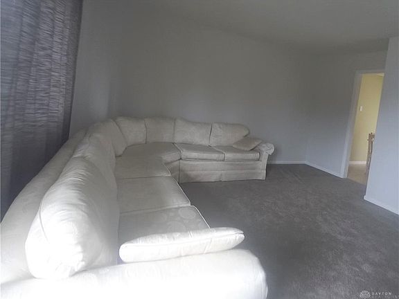 4th image of 1019 Nutmeg Sq S