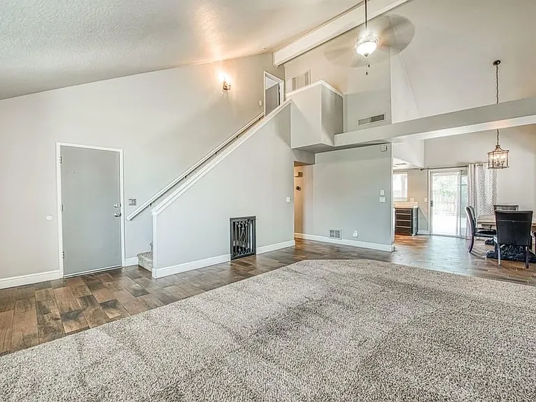 8883 N Barton Ave — Photo 7
