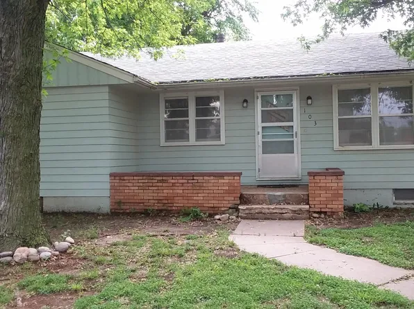 103 S West St, Buhler, KS 67522