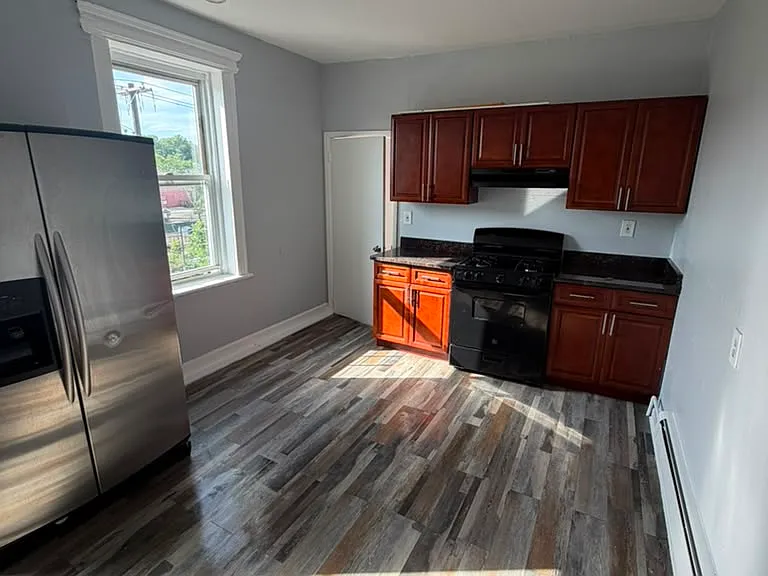 300 Watchung Ave #8 — Photo 1