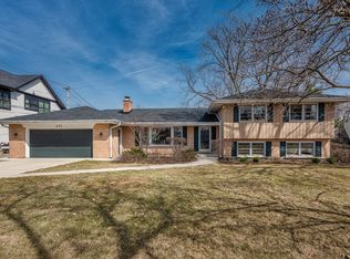 277 Grandview Ave, Glen Ellyn, IL 60137