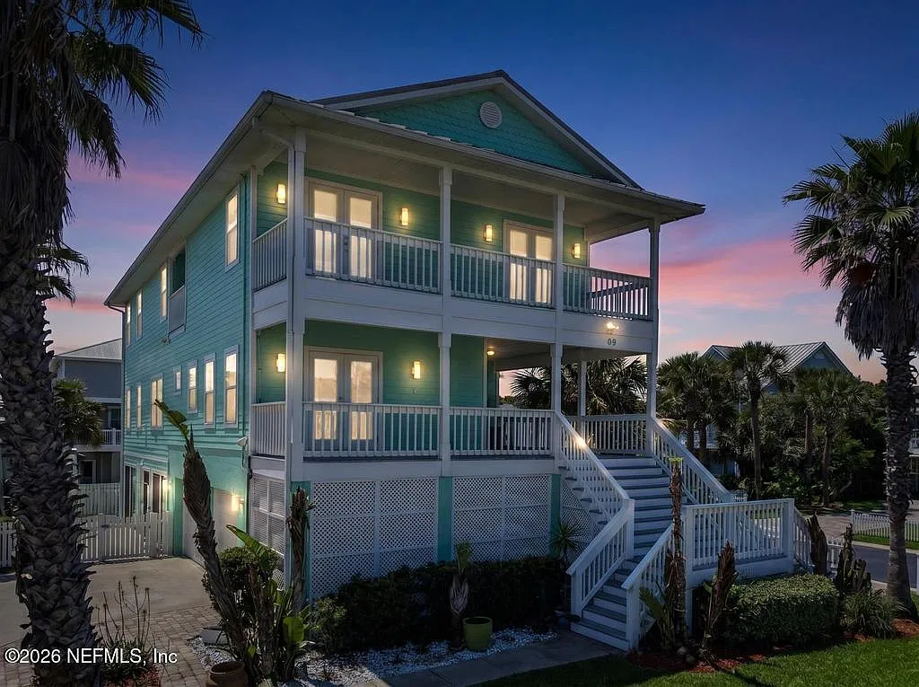 4 bed, 4.0 bath, 2711 sqft, $7,900 — Photo 1