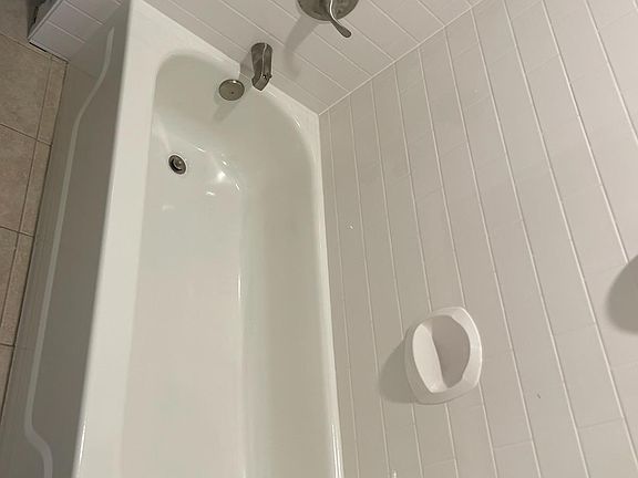 2nd image of 1428 Hickory Ave APT D