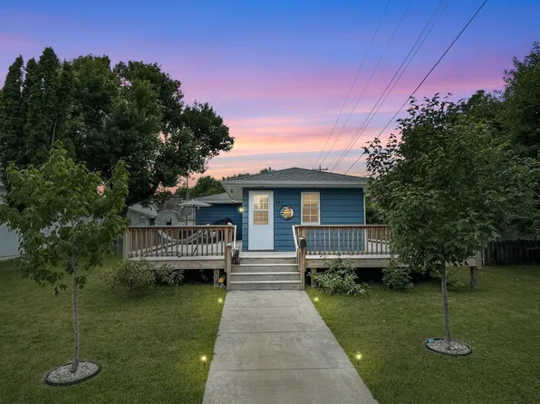 223 5th Ave SW, Cambridge, MN 55008