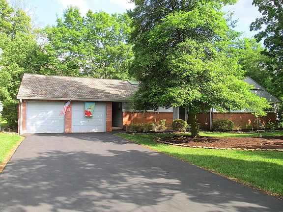 3rd image of 6838 Dorchester Dr