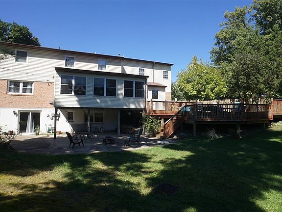 2nd image of 412 N Vine St