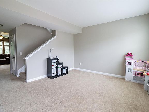 2nd image of 579 Hafton Ct