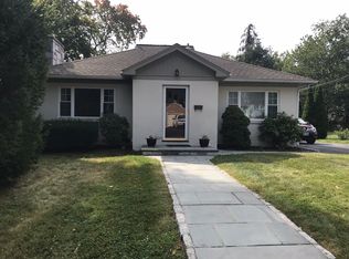 105 Elmsford Rd, Bridgeport, CT 06606