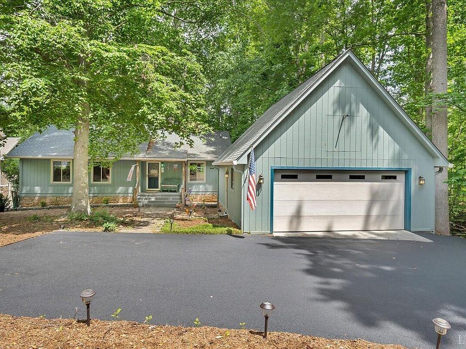 1st image of 3021 Timberwood Ln