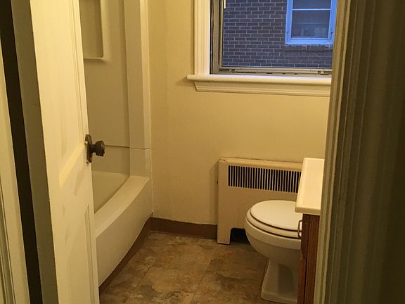 4th image of 2125 Auburn St APT 1E
