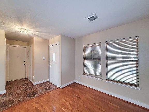 3rd image of 19803 Falcon Hill Ct