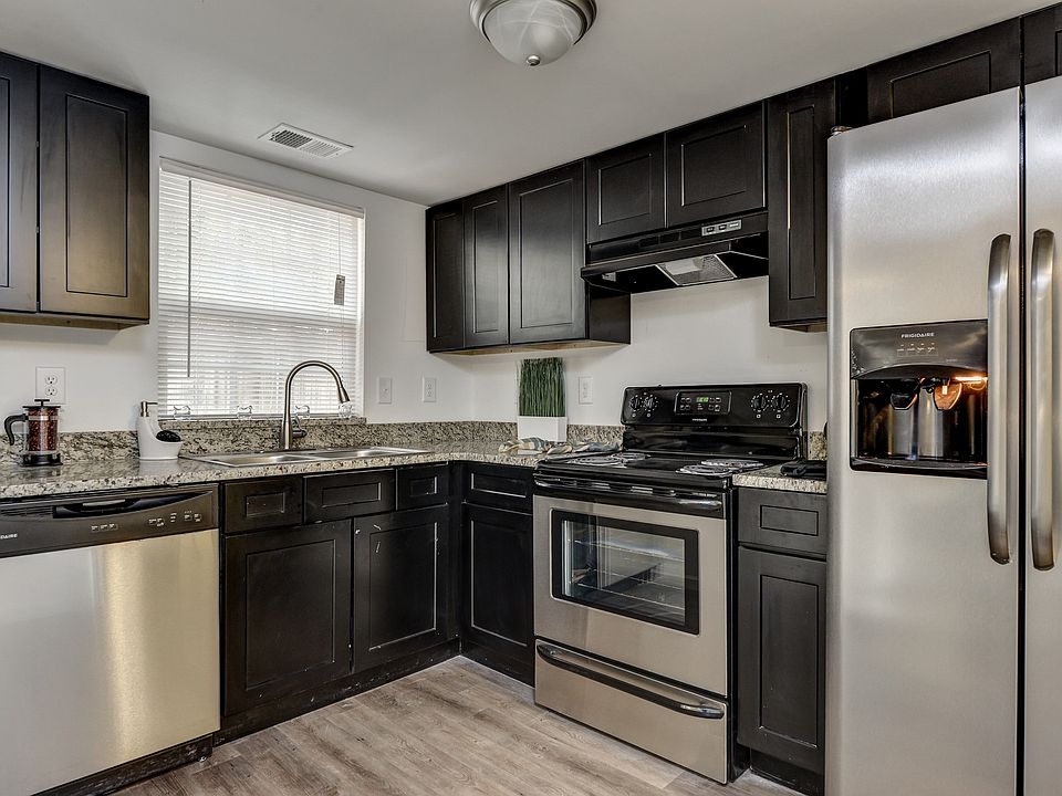 2nd image of 6 Chatfield Dr APT H