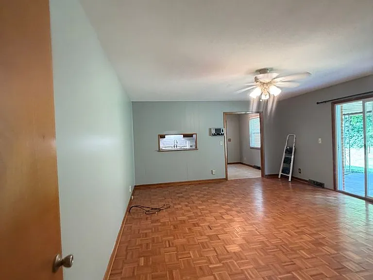 942 Margaret Dr — Photo 32