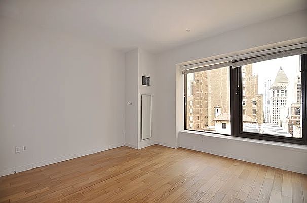1st image of 75 Wall St APT 22I