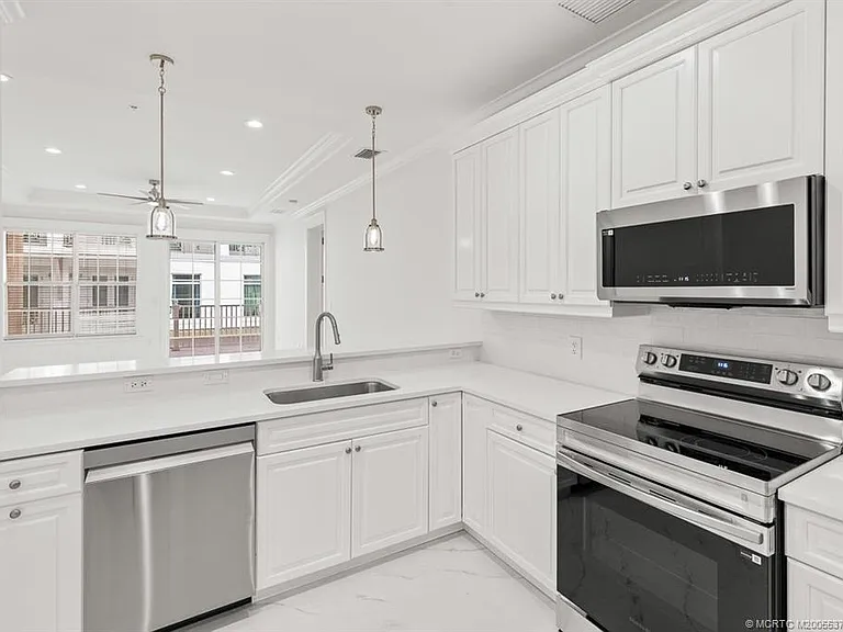 47 SW Osceola St #206 — Photo 10