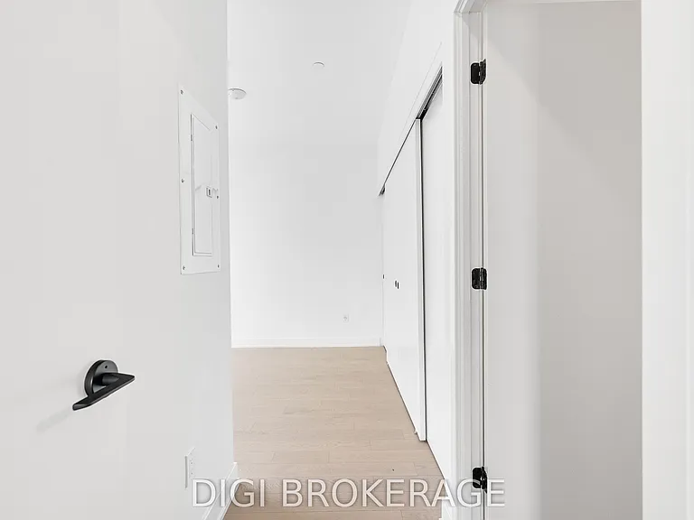 560 Rideau St #704 — Photo 12