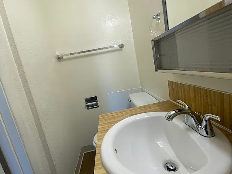 1216 S Juniper St — Photo 10