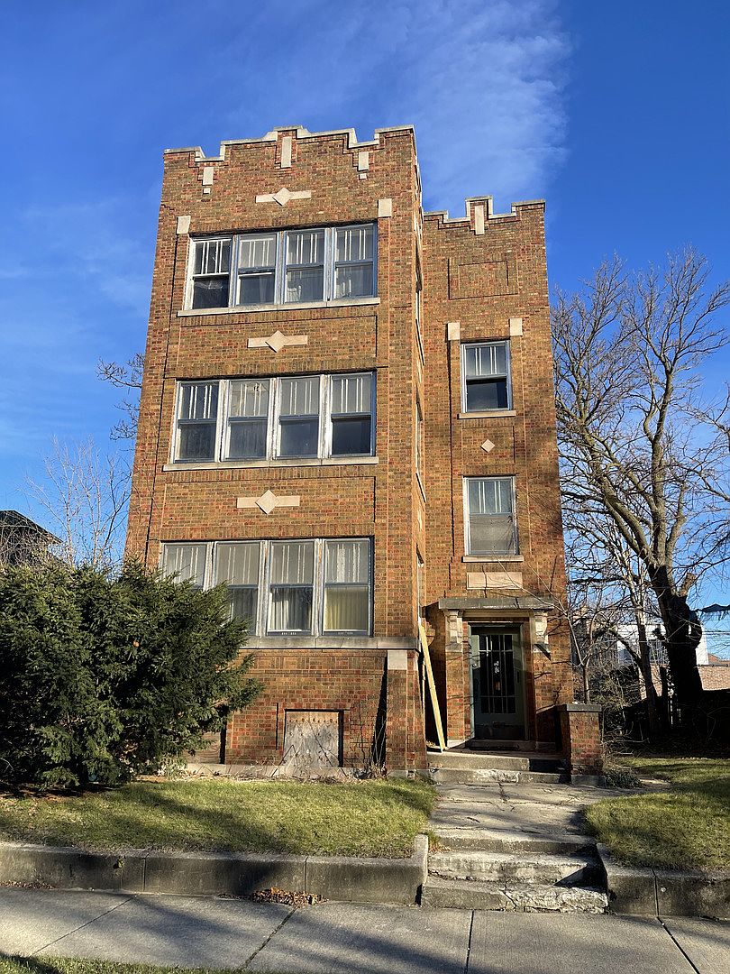 7327 S Paxton Ave, Chicago, IL 60649 Zillow