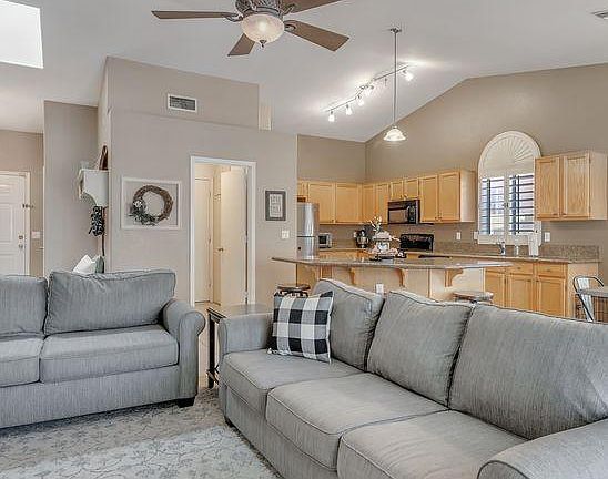 4th image of 2836 E Blackhawk Dr