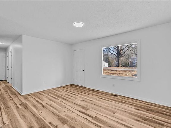 4th image of 1719 Maryland Ave