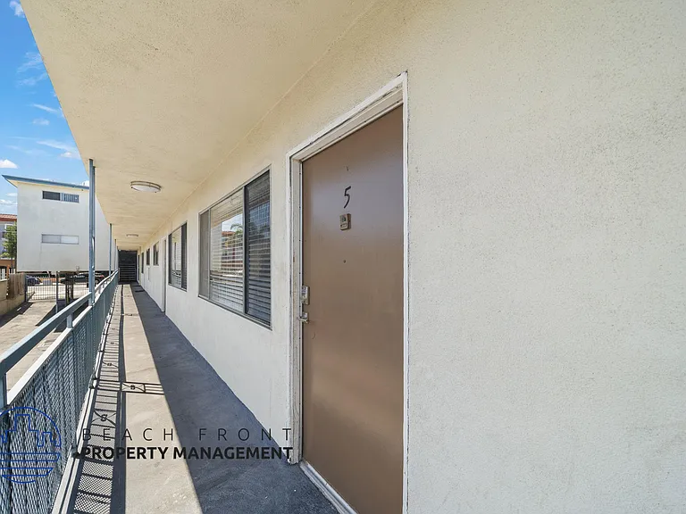 13614 Cordary Ave. — Photo 4