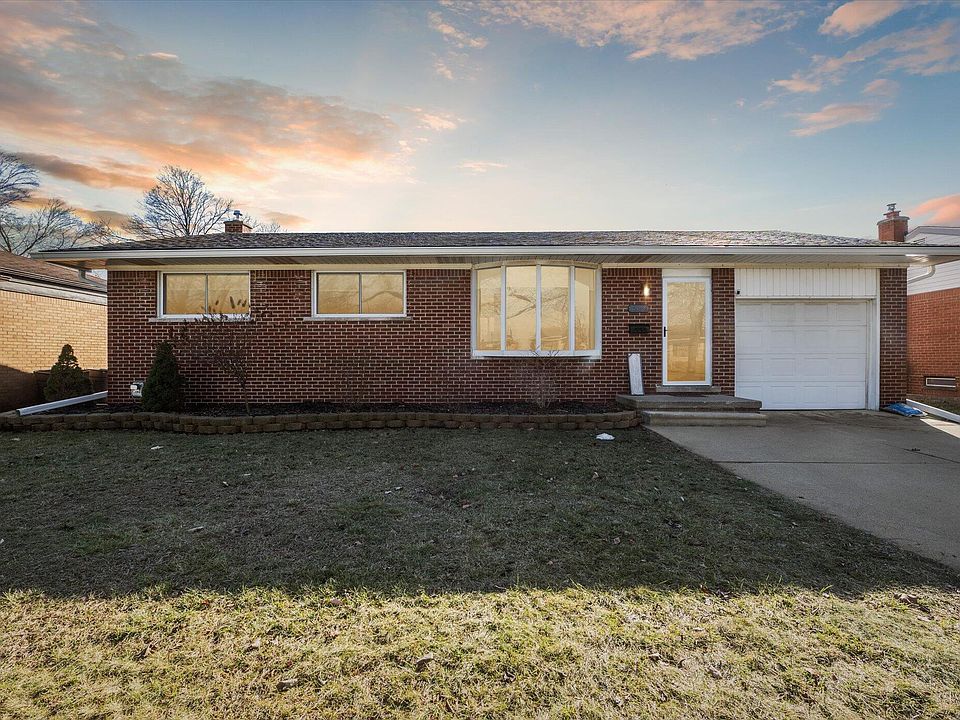 1st image of 35499 Elmira St
