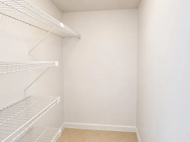 5951 NE 14th Ln #301N — Photo 15