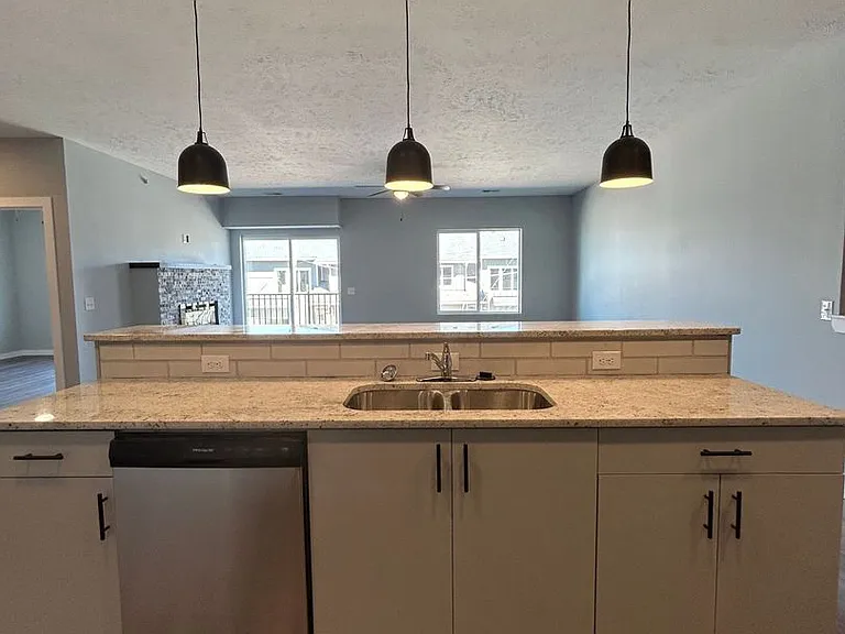 2723 Adams St — Photo 37