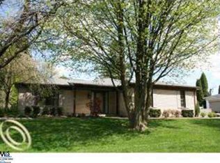 4354 Cherrywood Dr, Troy, MI