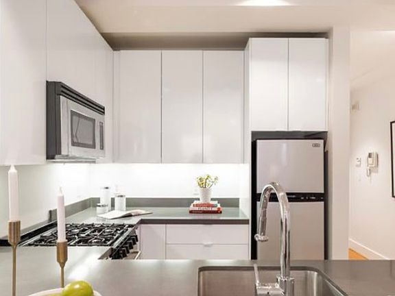 3rd image of 901 Bush St APT 302