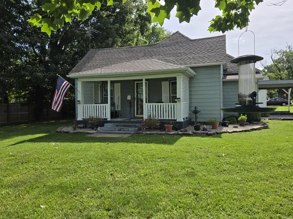 830 S Park Avenue, Aurora, MO 65605
