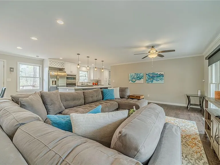 691 Harbor Cv — Photo 7