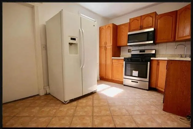 6 bed, 3.0 bath, $4,500 — Photo 2