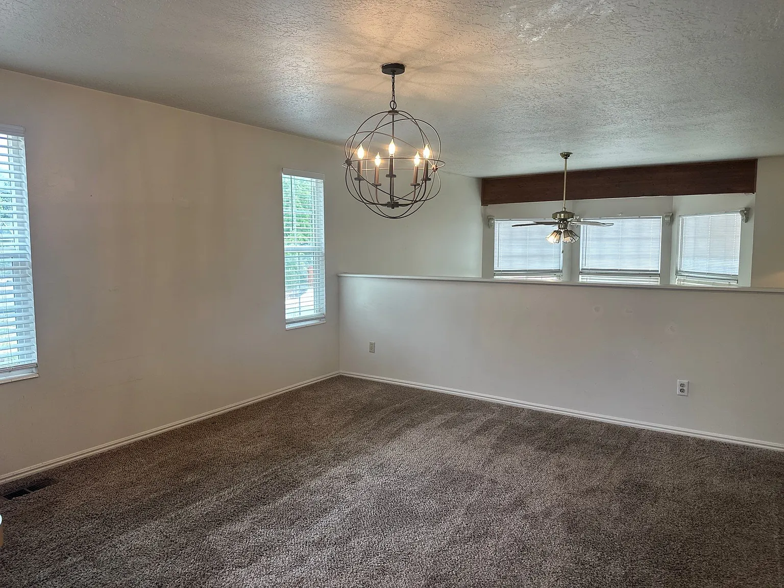 5 bed, 2580 sqft, $2,400 — Photo 4