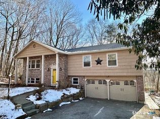 6 Overlook Road, Ledyard, CT 06335