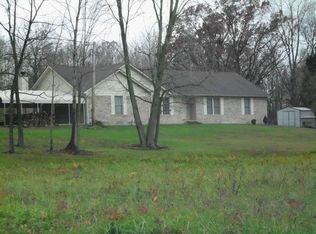 165 Rr 1, Wayne City, IL 62895