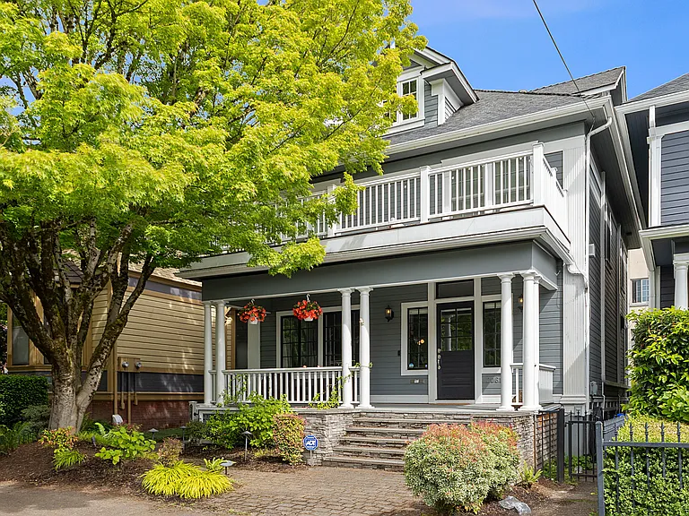 2061 NW Kearney St — Photo 25