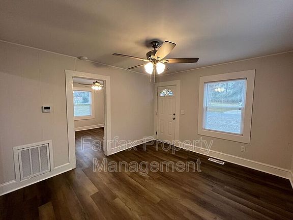 5th image of 215 Temple Ave