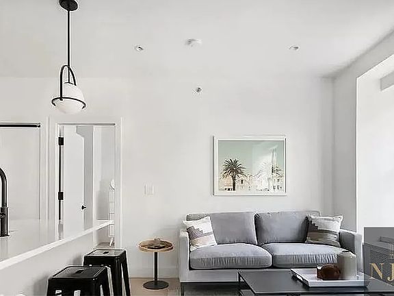 4th image of 230 W 97th St APT 2a