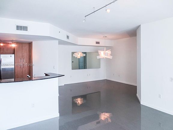 5th image of 7900 Harbor Island Dr APT 606