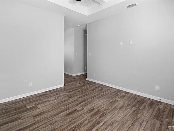 5th image of 905 W Mahala Ave #2