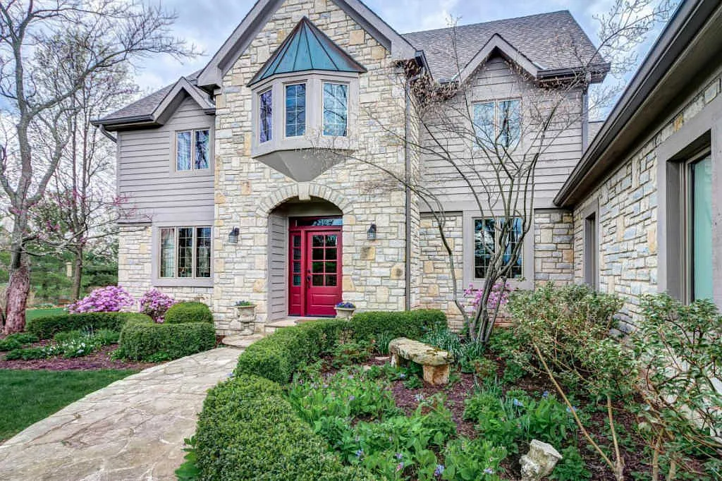 636 Cardinal Hill Ln photo 1