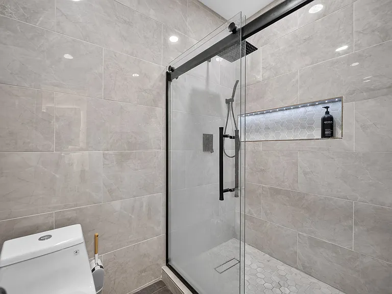 308 Keswick Ln — Photo 20
