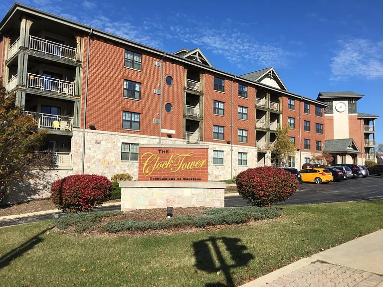 100 E Main St #323 — Photo 1