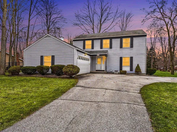 5613 Lamplighter Ln, Midland, MI 48642