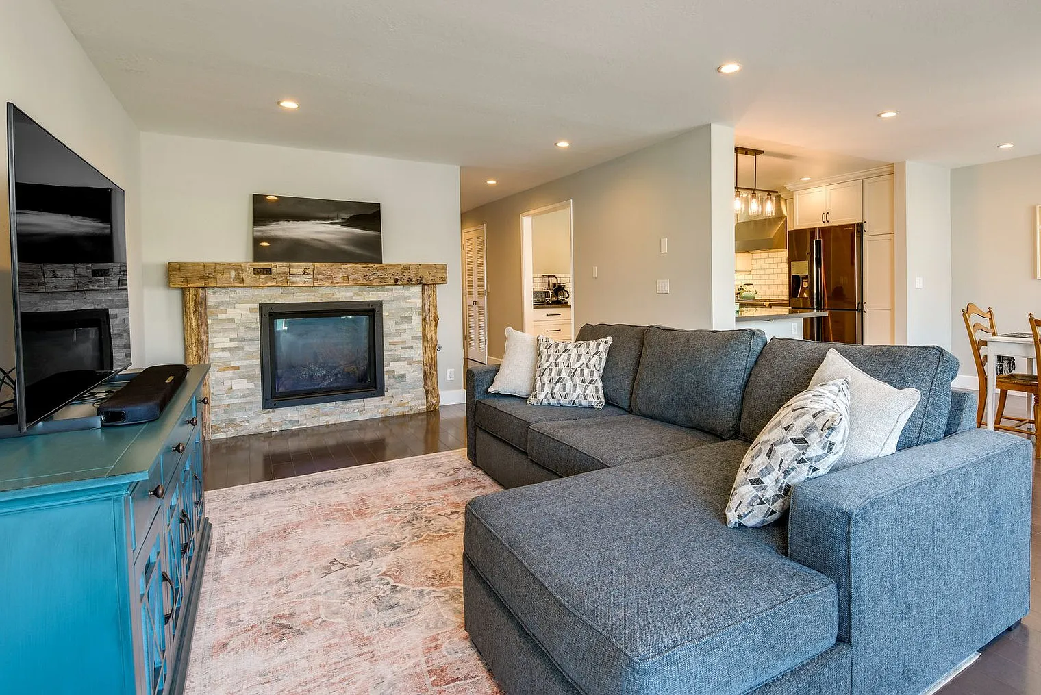 3 bed, 2.0 bath, 1194 sqft, $5,631 — Photo 1