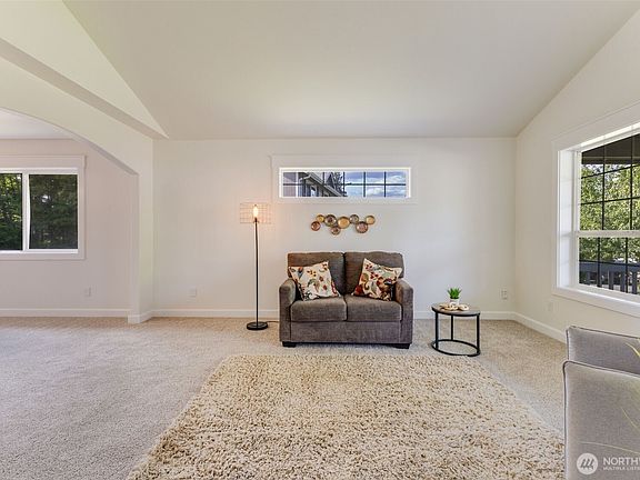 5th image of 1820 34th Street SE